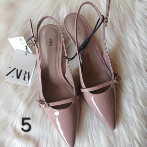 Slingback kitten heel